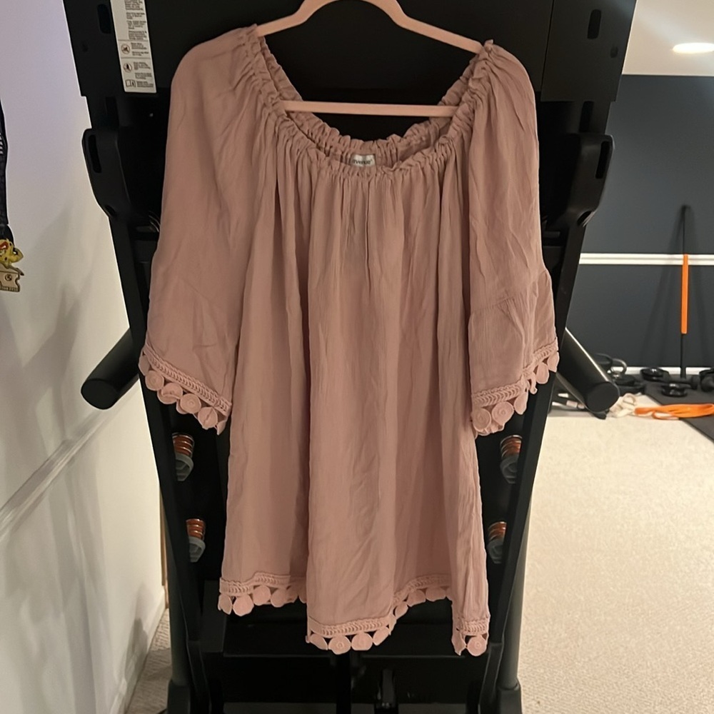 Lace trim Avenue size 18 top